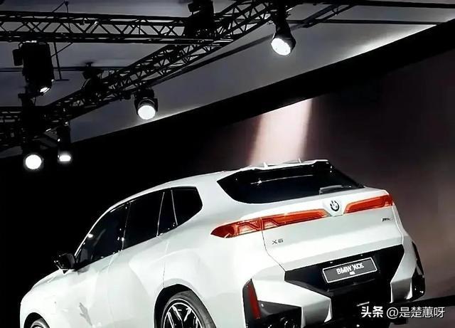 从“大鼻孔”到克制美学:宝马X5换代背后的设计逻辑重构 汽车科技 从“大鼻孔”到克制美学:宝马X5换代背后的设计逻辑重构 汽车科技 从“大鼻孔”到克制美学:宝马X5换代背后的设计逻辑重构 汽车科技