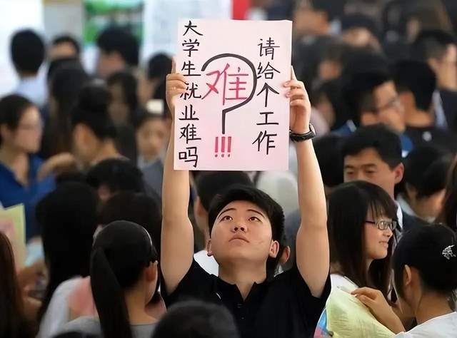  【深度透视】从四亿到六亿：中产扩围背后的结构性挑战与破局逻辑 股票财经 【深度透视】从四亿到六亿：中产扩围背后的结构性挑战与破局逻辑 股票财经 【深度透视】从四亿到六亿：中产扩围背后的结构性挑战与破局逻辑 股票财经 【深度透视】从四亿到六亿：中产扩围背后的结构性挑战与破局逻辑 股票财经